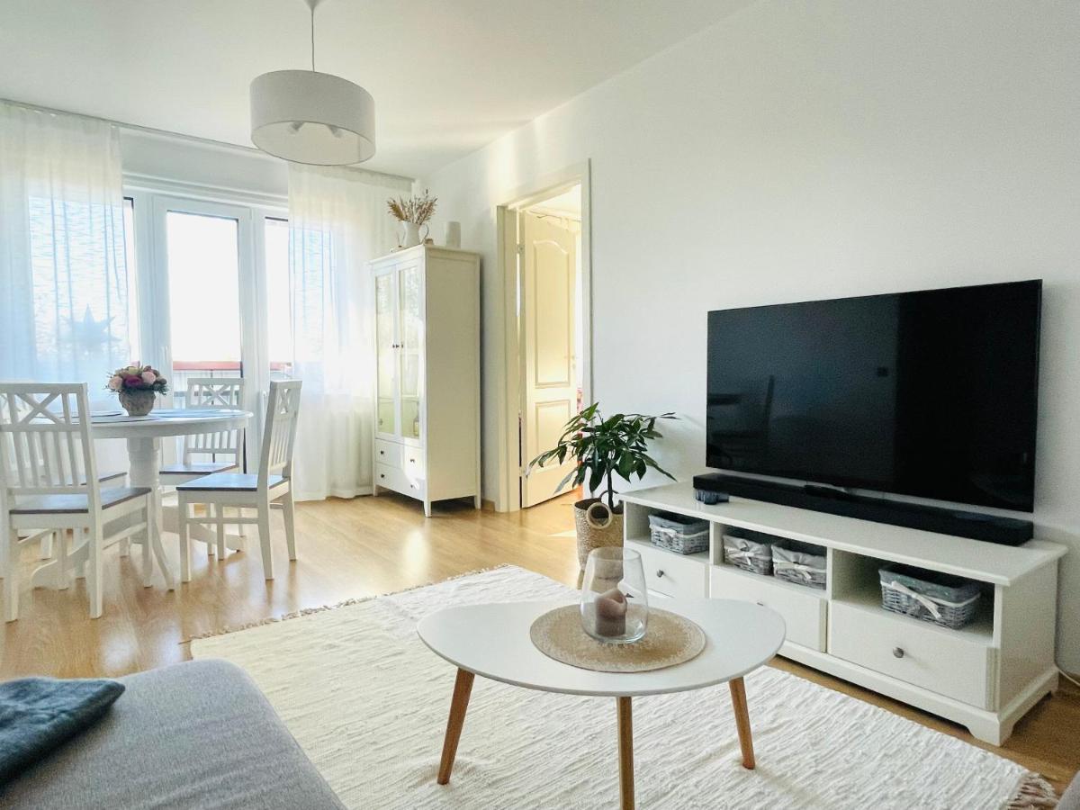 Keskuse Apartment With A Balcony 합살루 외부 사진